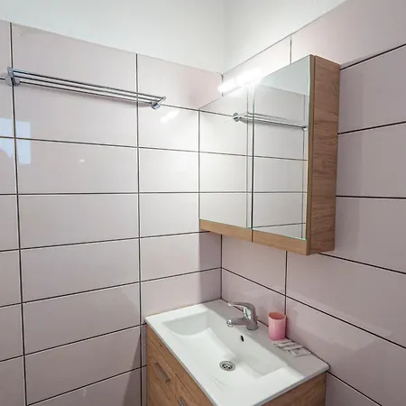 מלון דירות Bella Vista 4*